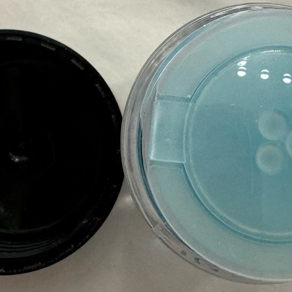 Younique Moodstruck Pigment Matte Eyeshadow. Color is Heavenly 0.03oz - Picture 3 of 4